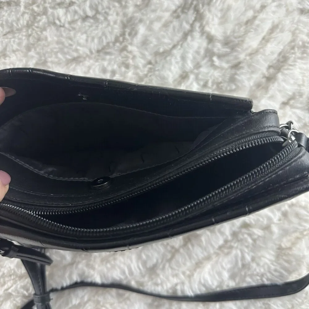 Simply‎ Vera Wang Purse Shoulder Bag Black Imitation Leather Chain/Adjustable